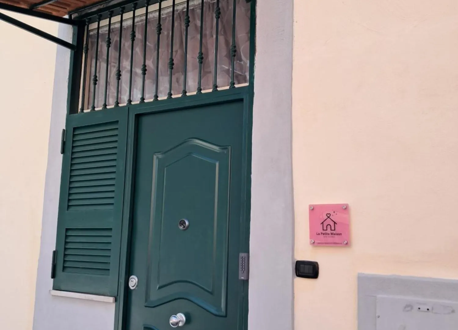 La Petite Maison Naples